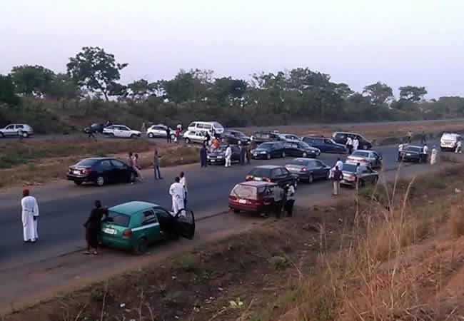 Again, bandits strike Kaduna-Abuja road, kidnap scores of passengers