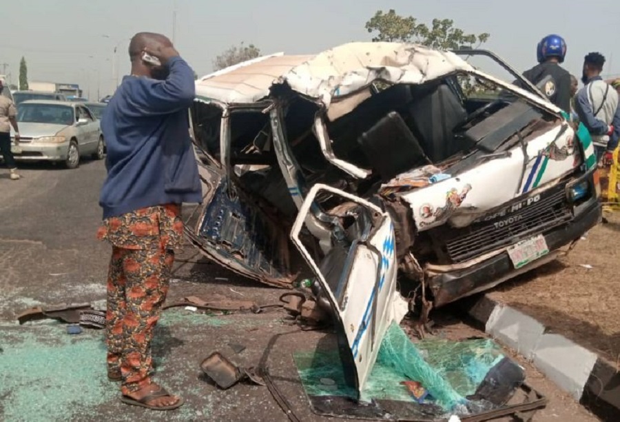 One dead, 18 others injured in ghastly accident along Osogbo/Gbongan Highway