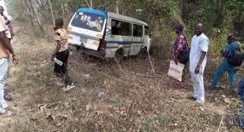 Tragedy averted as 15 passengers escape unhurt in Osun lone accident