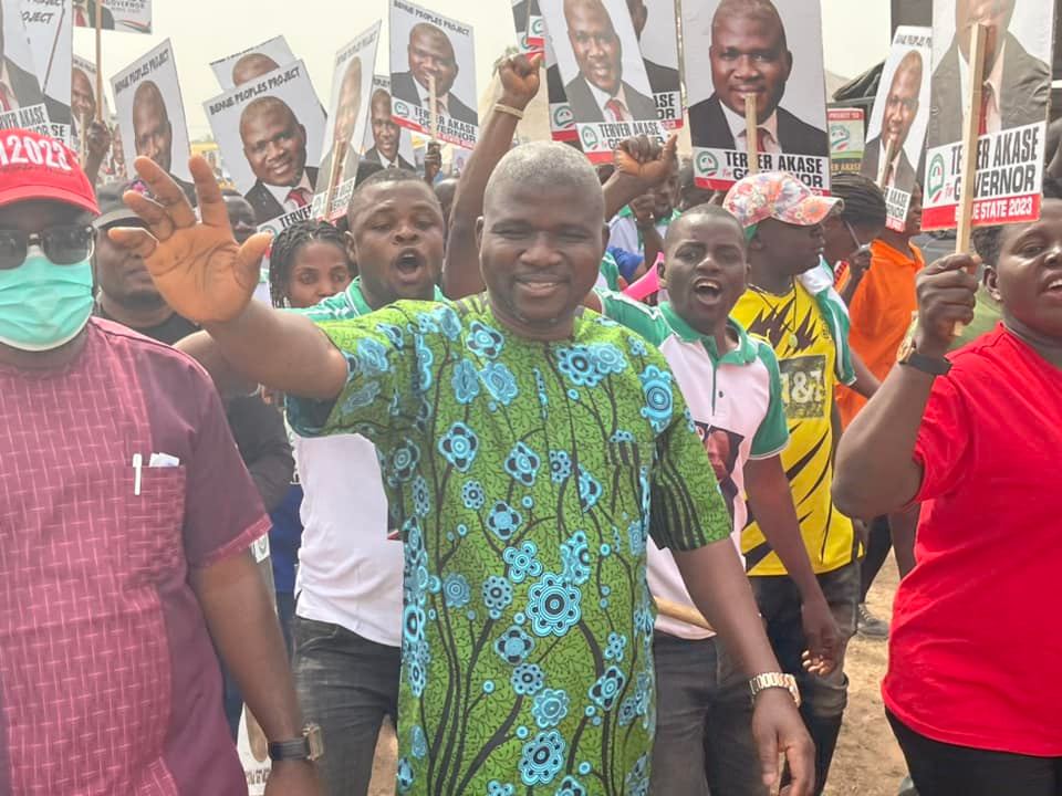 Benue 2023: Chants of ‘Akase our next governor’ take over venue of PDP defection rally