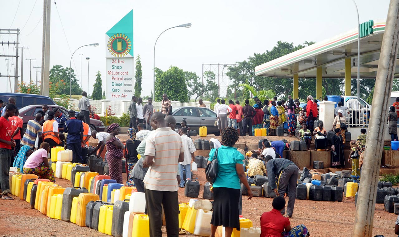 Fuel scarcity: Long queues resurface in Abuja filling stations