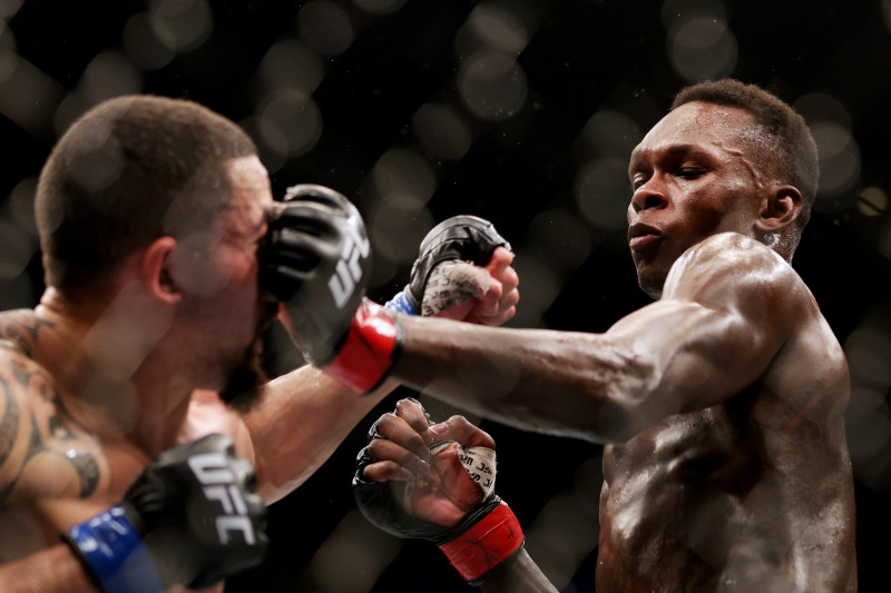 BREAKING: Israel Adesanya beats Whittaker to retain UFC middleweight belt