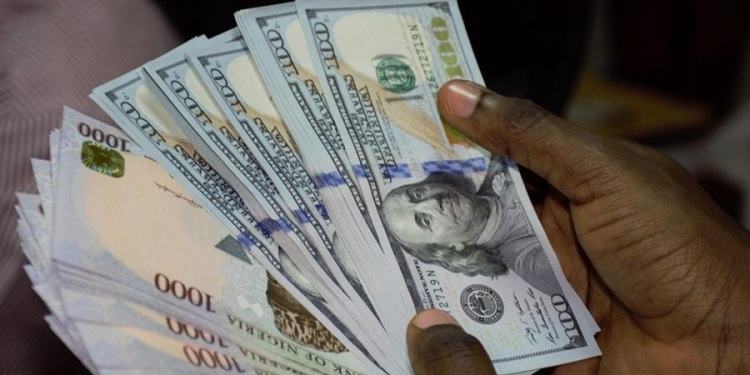 Black market dollar to naira exchange rate today, 25 April 2022