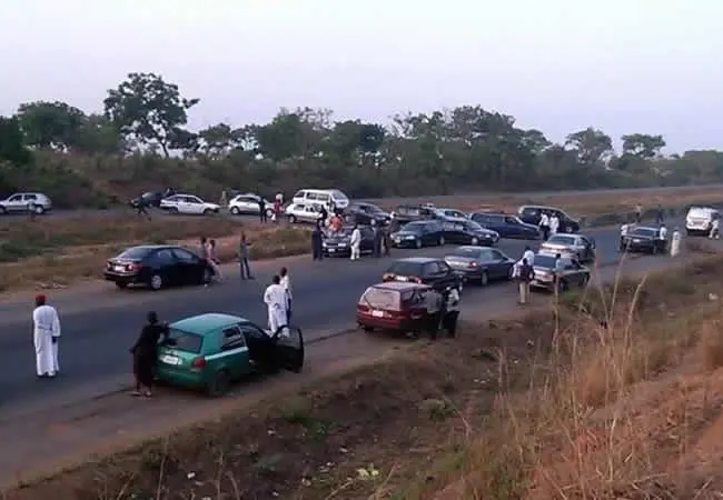 BREAKING: Nigerian troops, bandits in gun battle along Abuja-Kaduna road