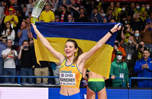 Yaroslava Mahuchikh: Ukraine’s Mahuchikh wins World Indoor High Jump Gold