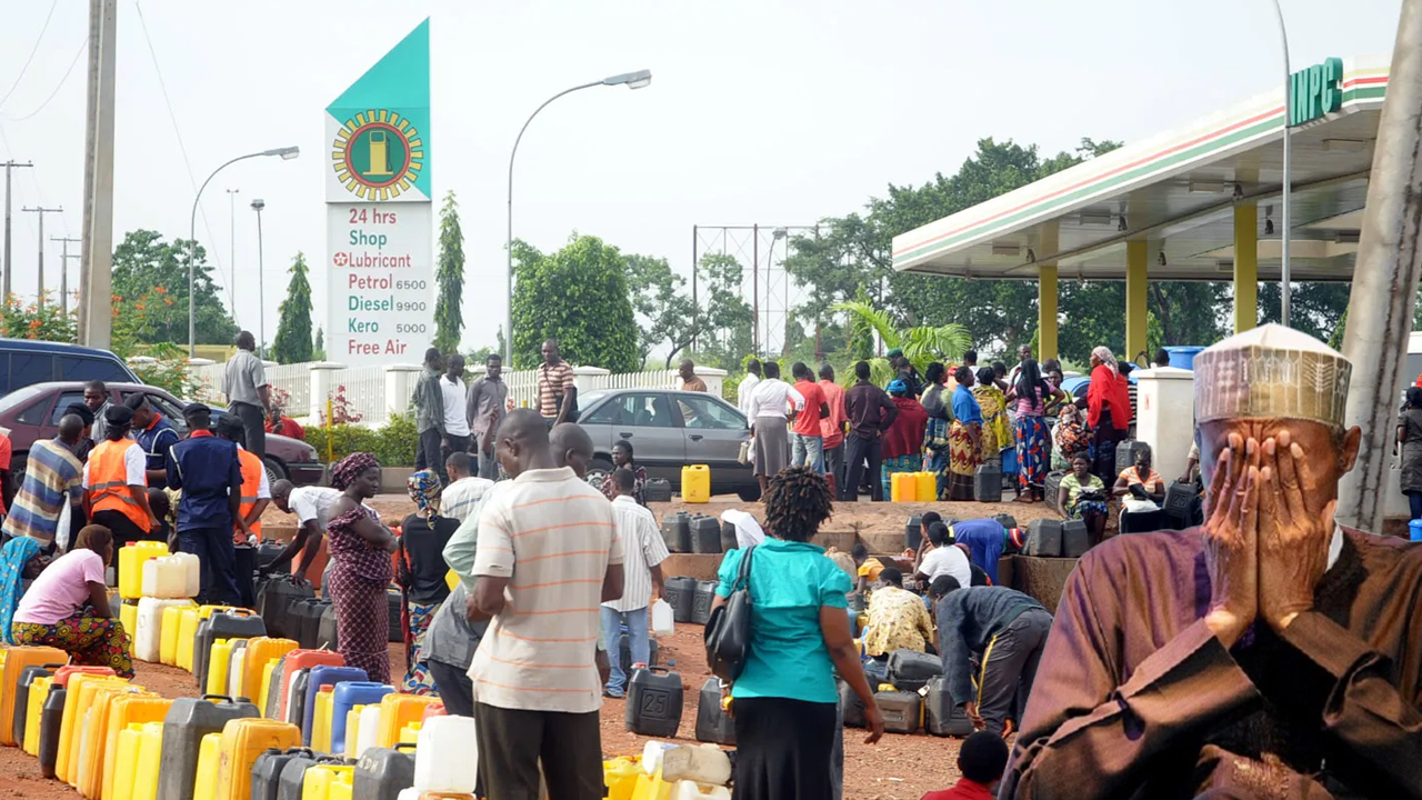 Fuel scarcity: Buhari govt speaks on removing subsidy