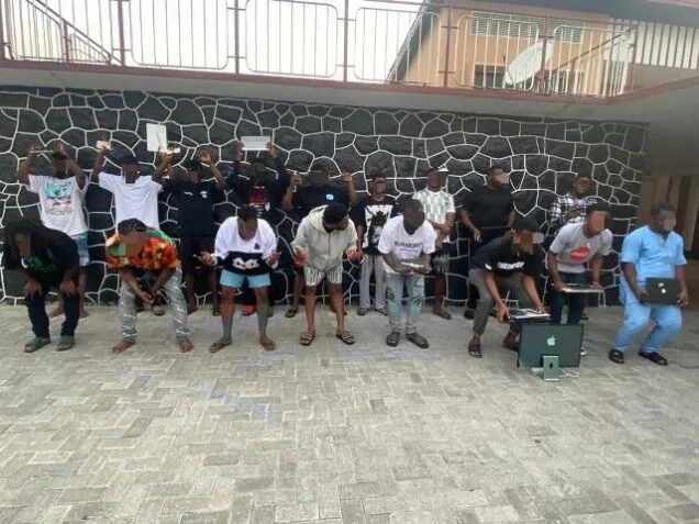 EFCC: 33 internet fraud suspects busted in Lagos, Enugu