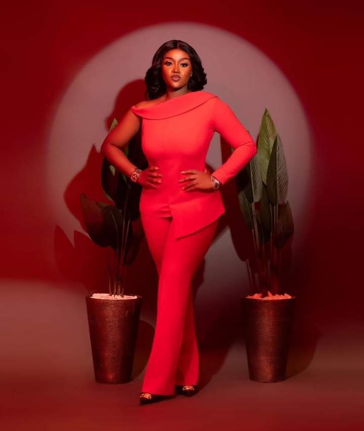 Davido’s baby mama, Chioma Rowland shares stunning pictures to celebrate 27 birthday