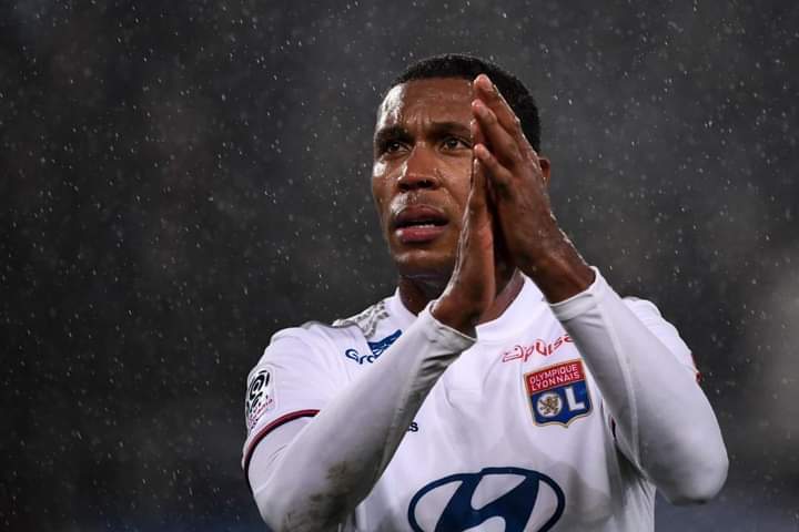 Lyon demote defender for farting in dressing room, laughing about it