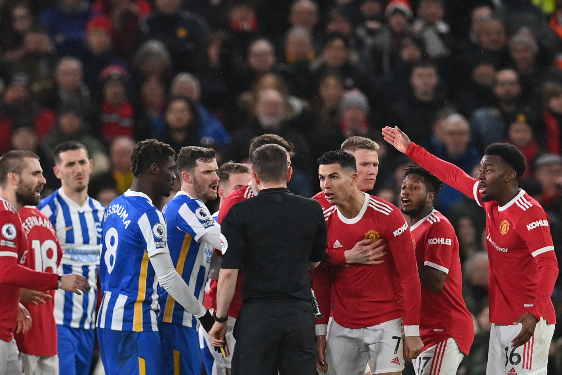 Brighton hammer Manchester United 4-0