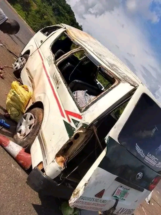 Benue Links bus conveying students in ghastly accident at Akwanga