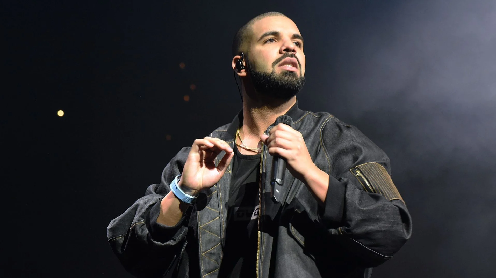 Team debunks Drake’s arrest in Sweden