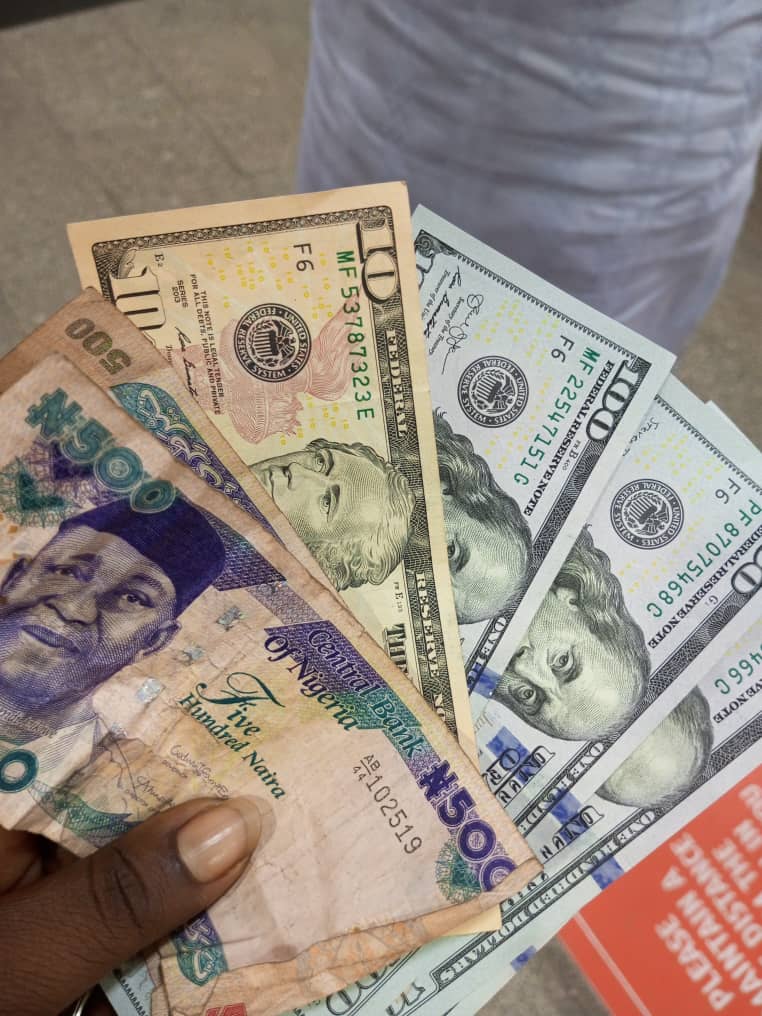 Banks Dollar to Naira exchange rate today, September 7, 2022 (Official rate)