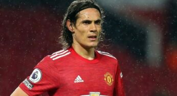 Edinson Cavani joins Valencia on a free transfer