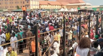 Peter Obi’s supporters dare IPOB, shut down Onitsha with mega rally