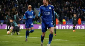 Jamie Vardy extends contract at Leicester City