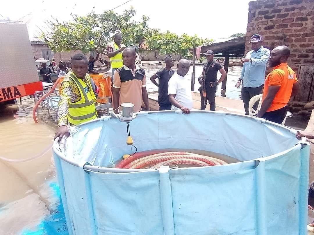 Flood: Benue SEMA installs water purifier for flood victims (Photos)