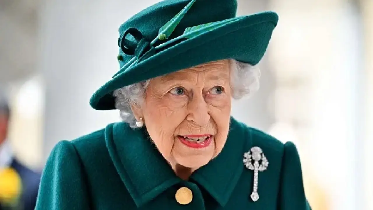 Queen Elizabeth II: Premier League postpones weekend’s matches