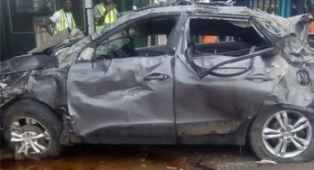 BREAKING: Again, Car falls off bridge in Lagos