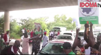 Mysterious rain chases Peter Obi’s supporters from city gate in Abuja (Video)