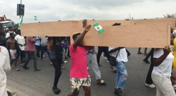 EndSARS: Protesters storm Lekki Tollgate with coffins, stained Nigerian flags