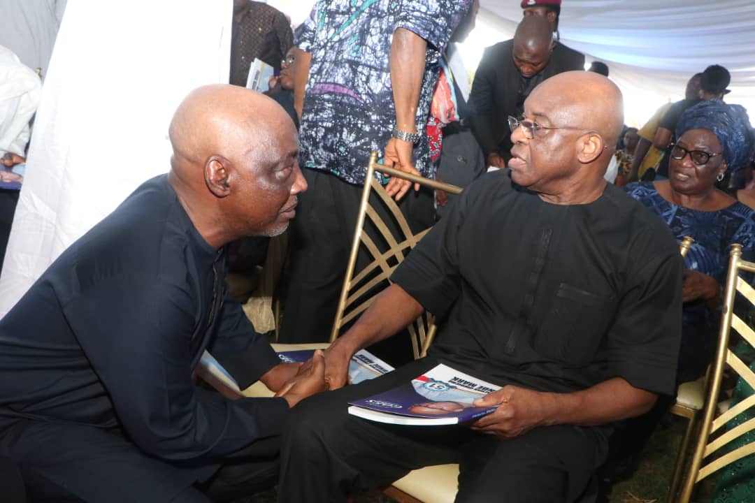 Photo of David Mark, wife at the burial of his son, Tunde in otukpo
