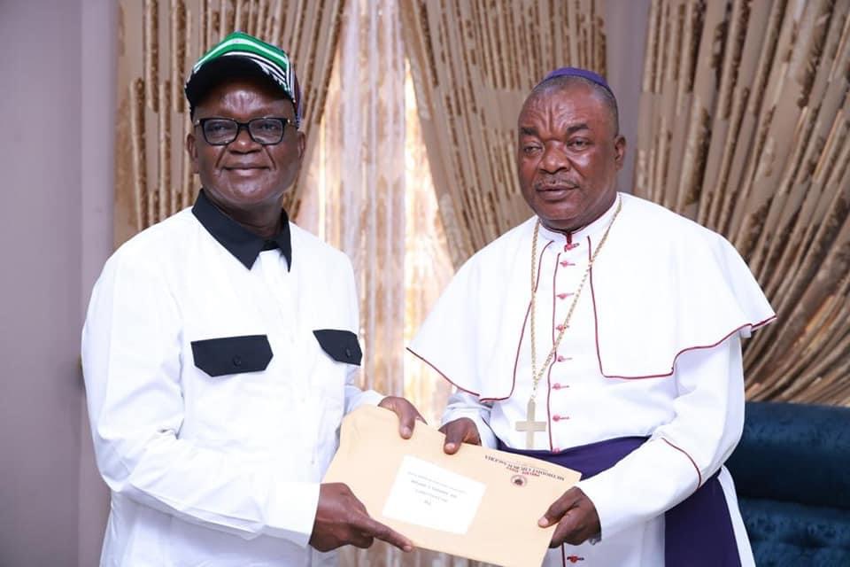 Ortom honours Benue-born Methodist Prelate, Oliver Aba