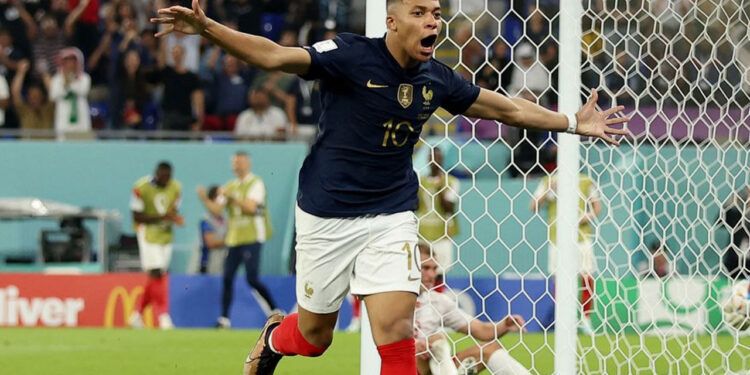 Qatar 2022: Mbappé fires France to knockout stage