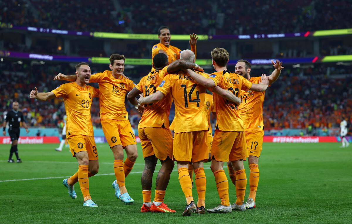 Qatar 2022: Late goals give Netherlands victory over Senegal