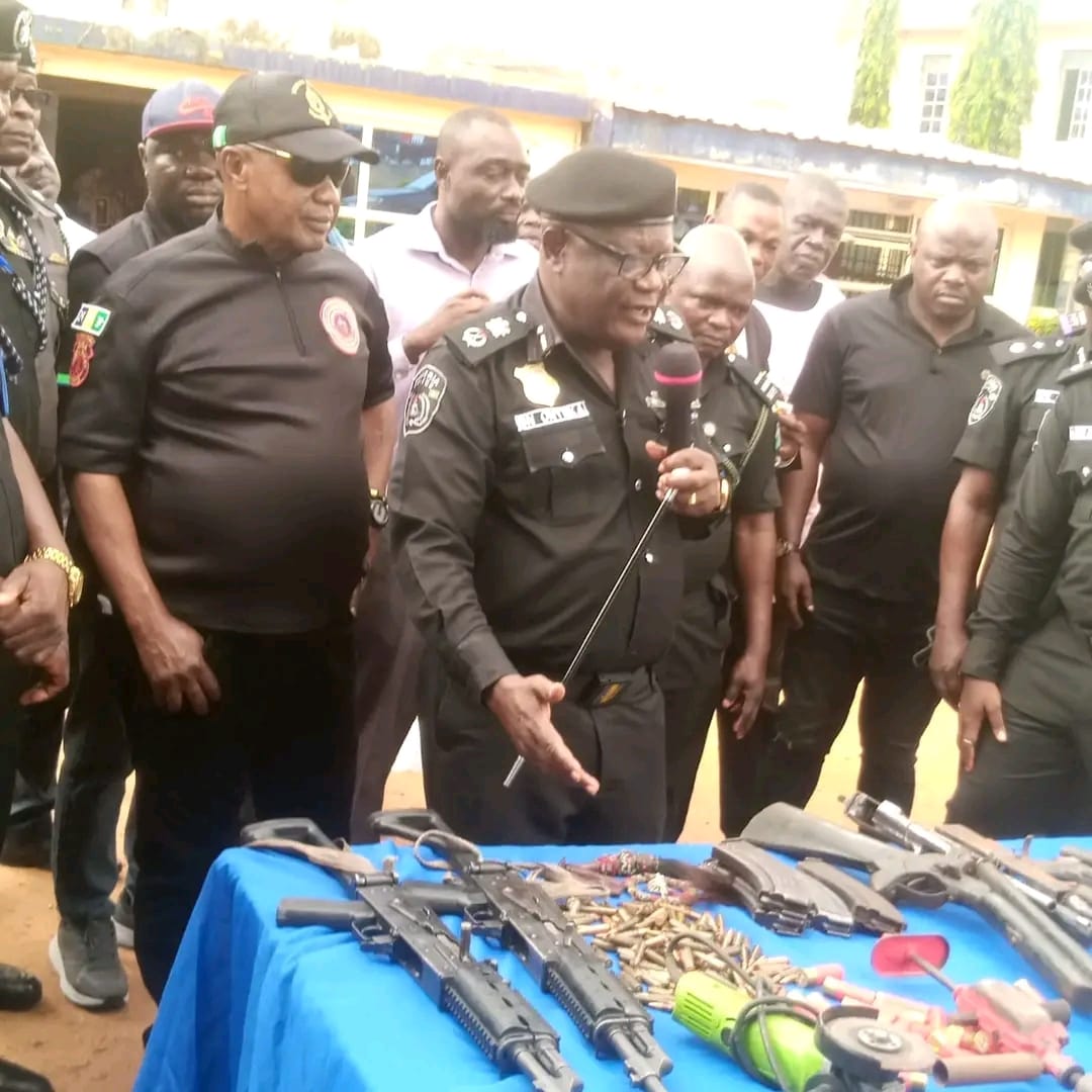 Benue Police Commissioner commends Zenda boss, parades five suspects, recovers arms