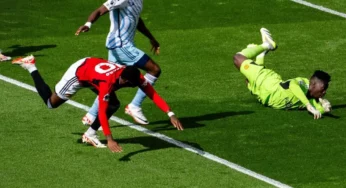 Awoniyi scores as Manchester United beat 10-man Nottingham Forest 3-2