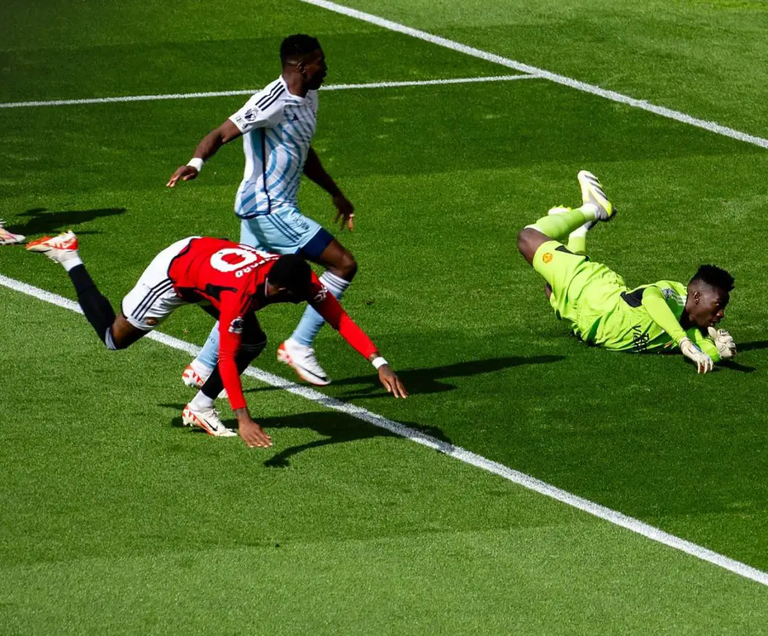 Awoniyi scores as Manchester United beat 10-man Nottingham Forest 3-2