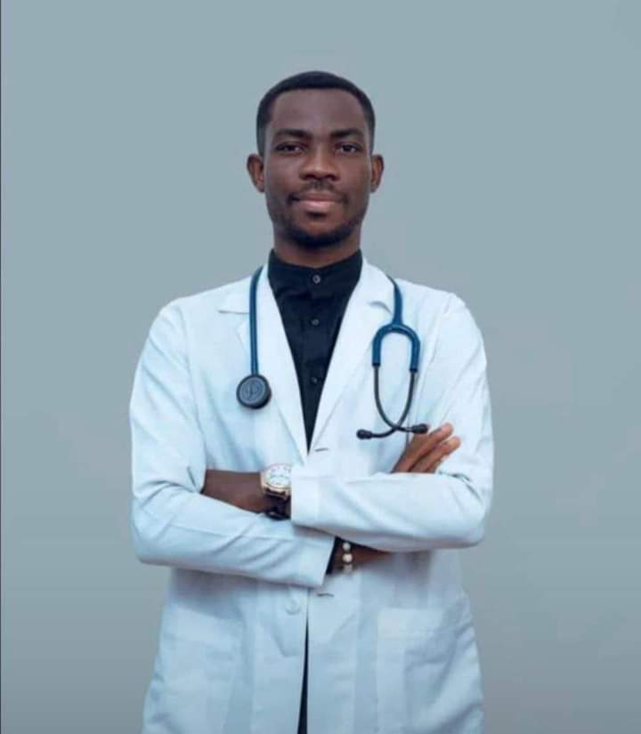 Umoh Michael: Nigerians react as LUTH doctor slumps, dies after 72-hour non-stop shift