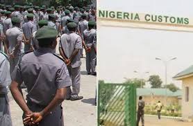 Nigeria customs hands over fake $10,000 to EFCC