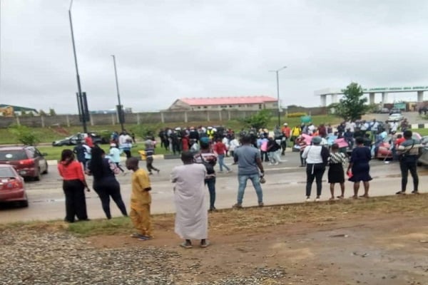 Chaos erupts at National Hospital as NANS factions clash, patients flee