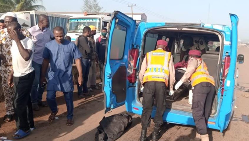 Tragedy as eight family members traveling for new year die in Imo motor accident
