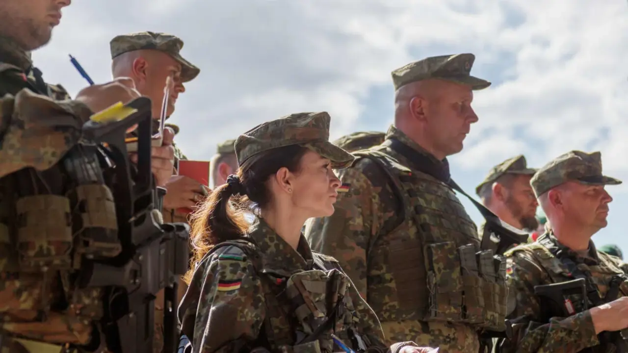 Germany plans to recruit 20,000 foreigners into army