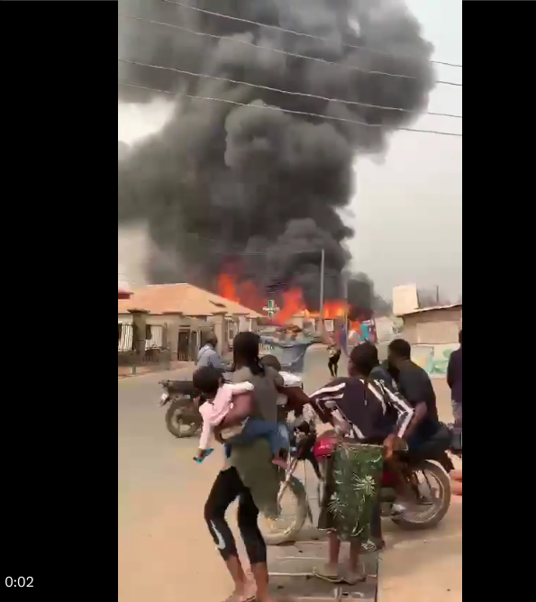 BREAKING: Fire devour furniture shop in Ire Akari Estate Area, Ibadan