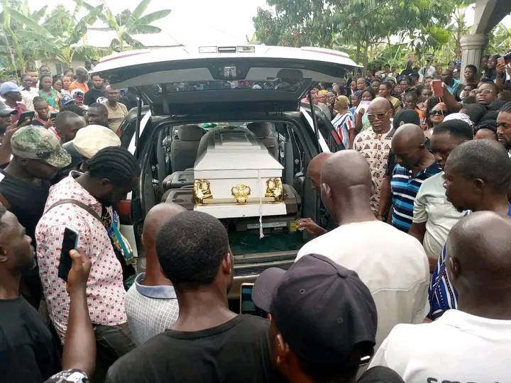 Junior Pope: Late make-up artist, Abigail Frederick buried in Akwa Ibom amid tears