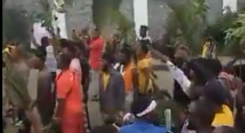 Angry protesters storm Wike’s house in Rivers