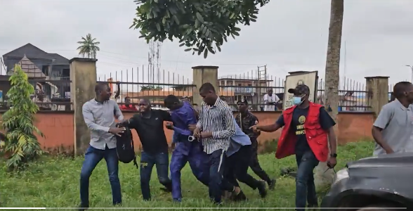 BREAKING:#EdoDecides: EFCC arrests suspected vote buyers in Egor LGA