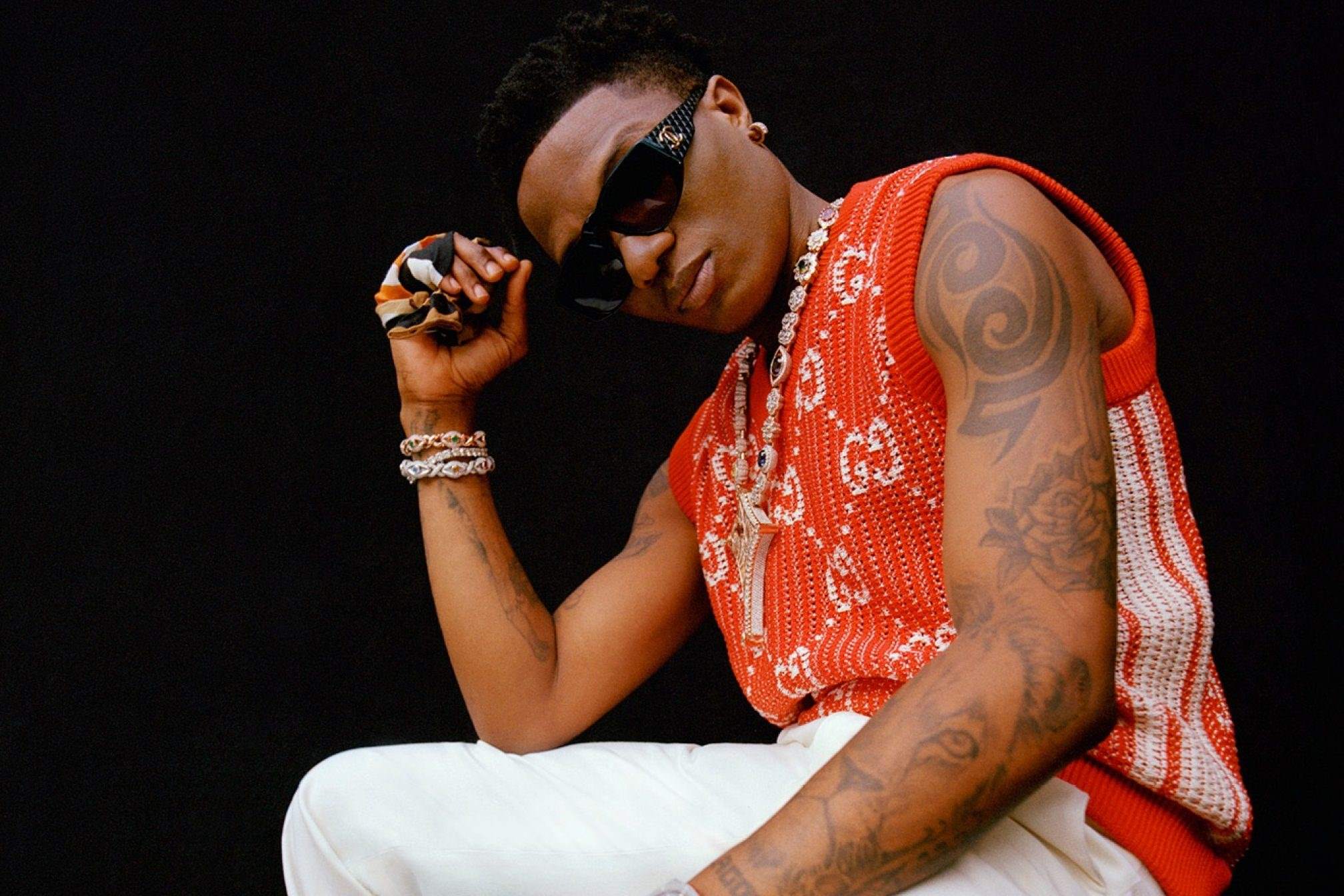 ‘All eyes on Big Wiz’ – Wizkid brags after snubbing Davido at London club