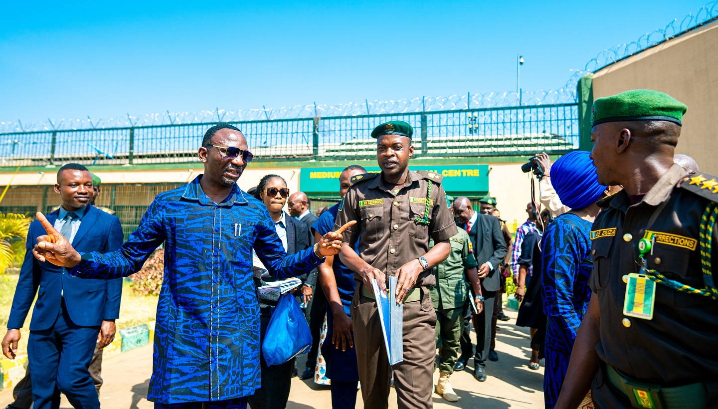 Pastor Enenche, wife visit Kuje Prison, donate relief items to prisoners