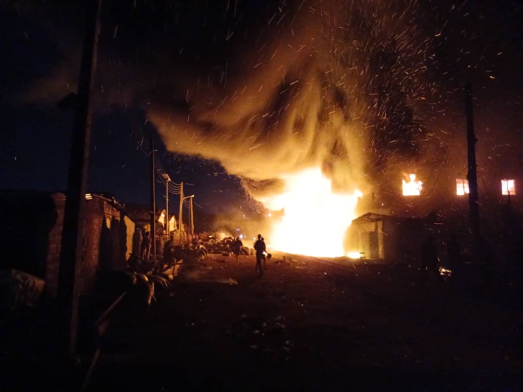 BREAKING: Massive fire guts Araromi spare parts market in Ibadan