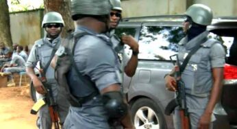 Customs, soldiers assault residents over video recording